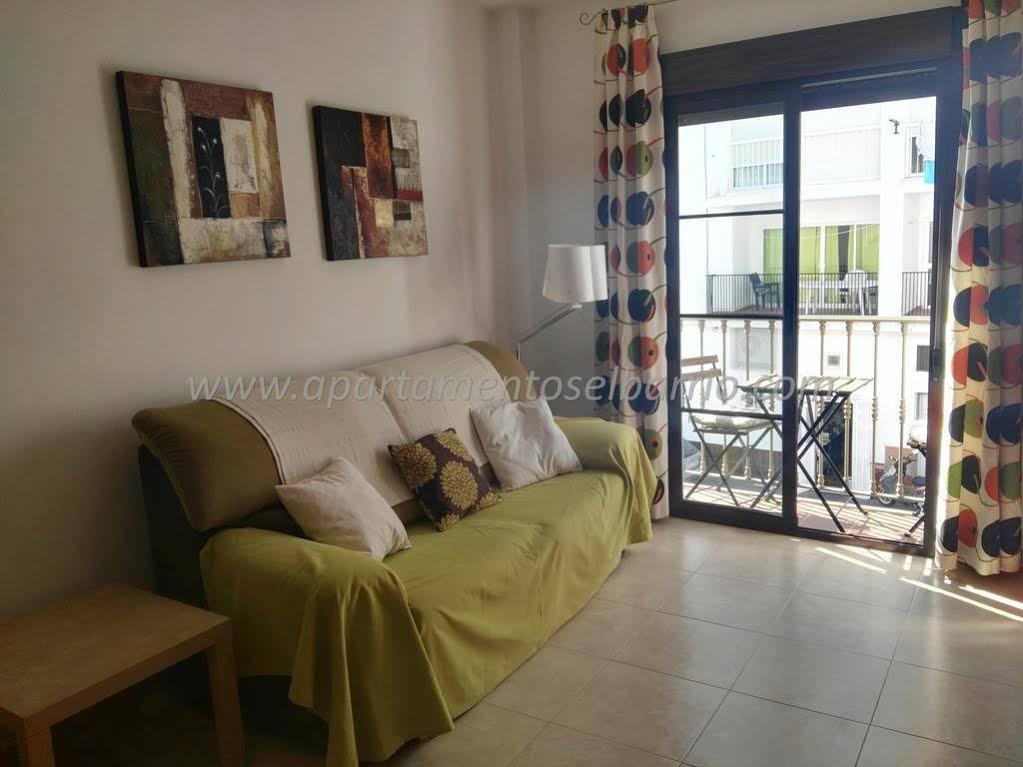 נרחה Apartamentos El Barrio מראה חיצוני תמונה